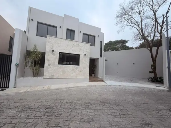 CASA EN VENTA ( Fracc. La Finca Animas) — foto 1 de 9