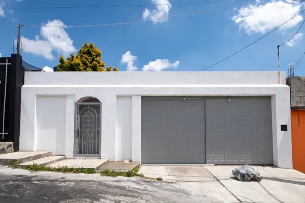 Casa en Venta en Tlalpan con Espacio para 6 Autos y Amplia Terraza — foto 1 de 24