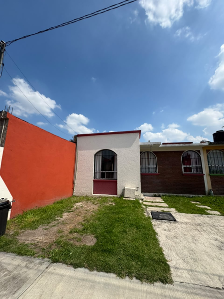 Casa en Renta | 2 Recámaras y Excelentes Vías de Acceso — foto 1 de 14
