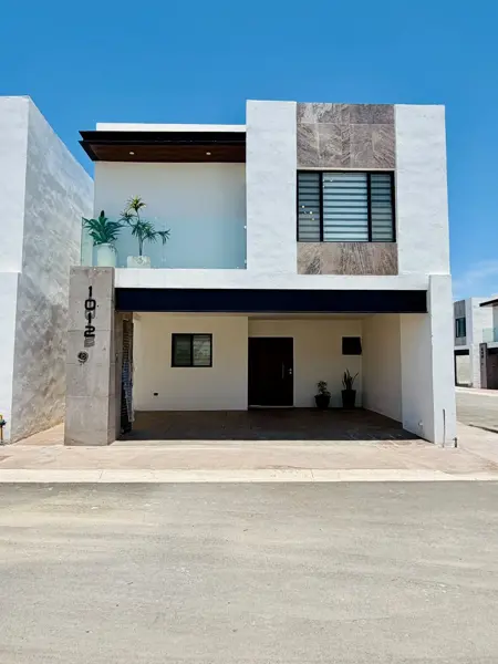Casa en Los Viñedos, Torreón: Moderna y Espaciosa con Jardín — foto 1 de 14