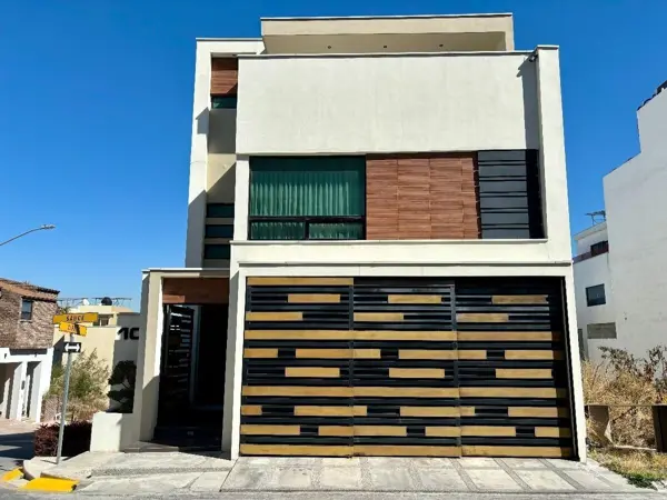 Casa en venta en Cumbres Elite — foto 1 de 17