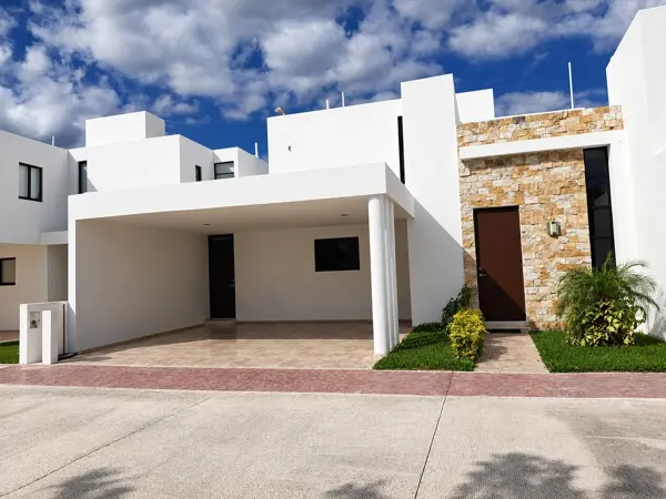 Renta Casa Amueblada con Alberca y Amenidades en Privada Botanico Merida — foto 1 de 15