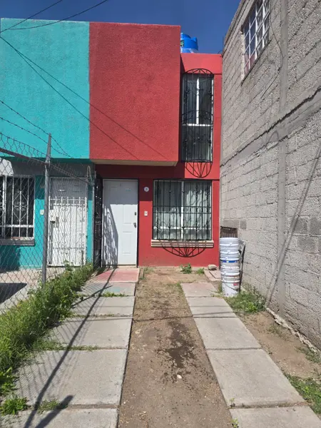 bonita casa en Heeroes Ecatepec 4ta seccion — foto 1 de 5
