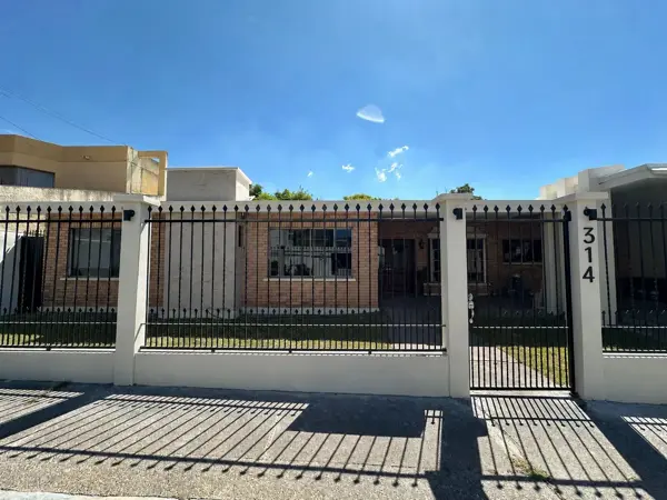 Casa en Venta en Jardines del Campestre, en San Pedro Garza García NL, Zona Valle — foto 1 de 14