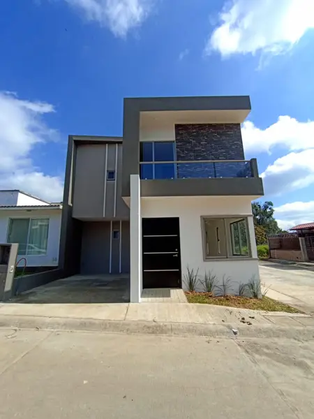Casa en Sama de Grado, Fortín, Veracruz de Ignacio de la Llave — foto 1 de 19