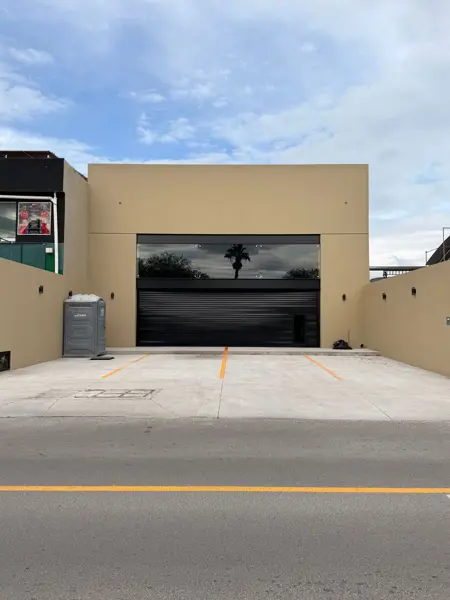 Local comercial nuevo en renta sobre Blvd. Vicente Valtierra, León, Gto. — foto 1 de 9