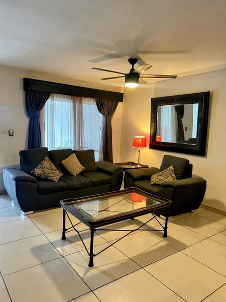 Renta de Casa Residencial en Arezzo, Sector Vernazza — foto 1 de 19