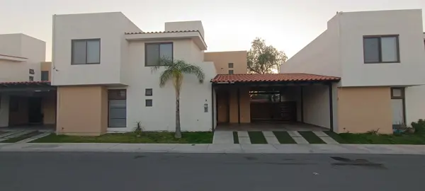 Casa en Puerta Real, Corregidora, Querétaro — foto 1 de 24
