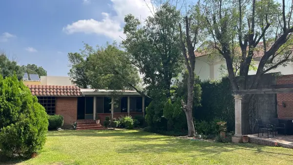 Casa en Venta Jeronimo Siller San Pedro — foto 1 de 20