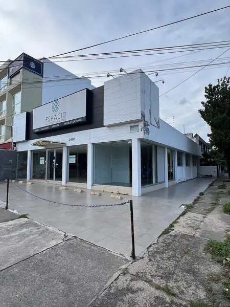 Local en renta o venta Av. México en esquina — foto 1 de 10