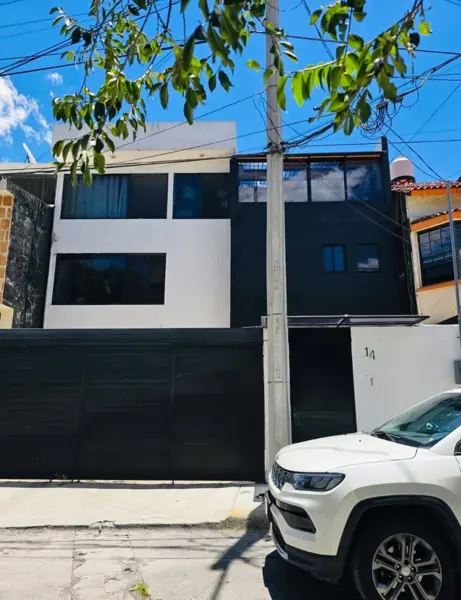 Casa en Ciudad Satelite, Naucalpan de Juárez, México — foto 1 de 21