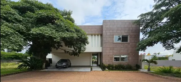 Casa en venta en El Mascareño, Vista Hermosa, Cuernavaca con alberca y jardín — foto 1 de 44