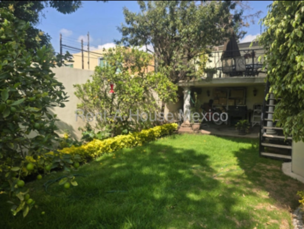 Casa en venta en Ciudad Satélite Poniente, Naucalpan de Juárez — foto 1 de 56