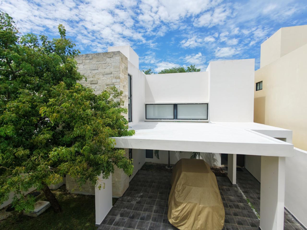 Casa en Venta en Playa del Carmen, Palmara Residencial - Espaciosa y Bien Ubicada — foto 1 de 35