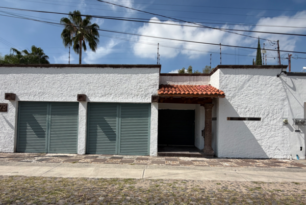 Casa en Renta en Jurica, Querétaro: Espacioso Hogar con alberca — foto 1 de 18