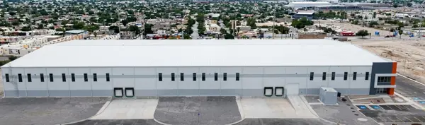 Nave Industrial de 11,165 m² con Terreno de 21,656 m² — foto 1 de 12