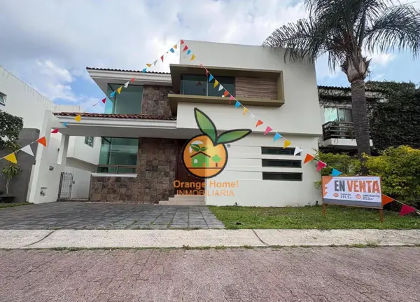 Residencia en Venta en Jardín Real (coto 6) Zapopan — foto 1 de 34