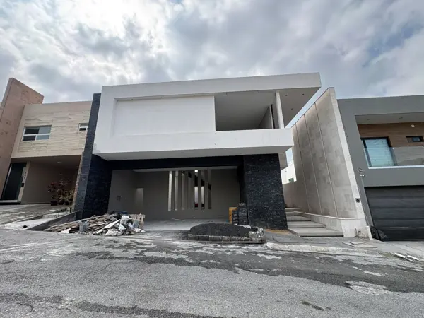 Casa en Venta Carolco Residencial Zona Carretera Nacional Monterrey — foto 1 de 16