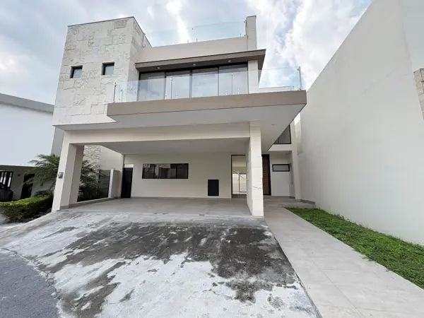 Casa en Venta la Joya Residencial Zona Carretera Nacional Monterrey — foto 1 de 13