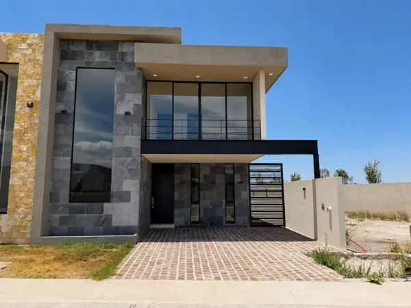 Casa Tenorio en Venta en La Valenciana Residencial, León, Gto. — foto 1 de 16