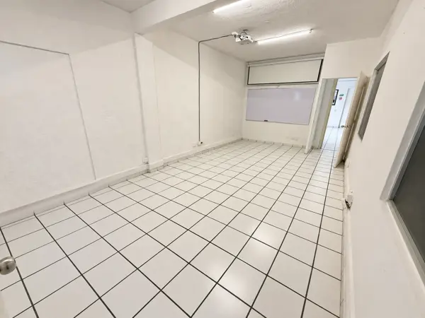 Oficina en Minerva con servicios incluidos — foto 1 de 4
