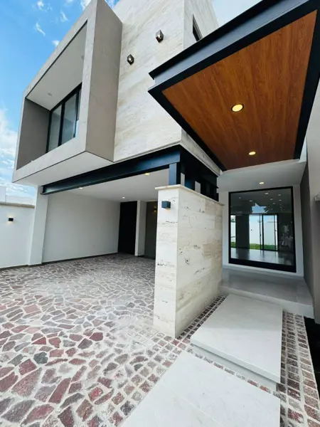 Casa en Venta en Mayorazgo Residencial, Privada Santo Domingo, León, Gto. — foto 1 de 18