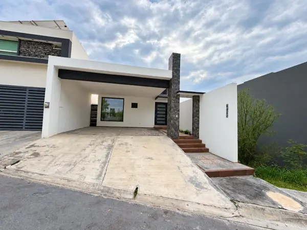 Casa en Venta en Residencial Vistalta, Monterrey, Nuevo León 1