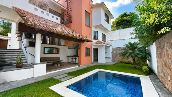 Casa con Alberca y Jardín en Venta en Lomas de Tetela, Cuernavaca ?? — foto 1 de 9