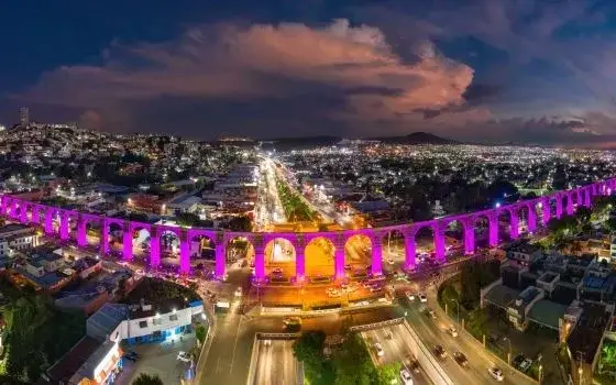Ciudad en la noche