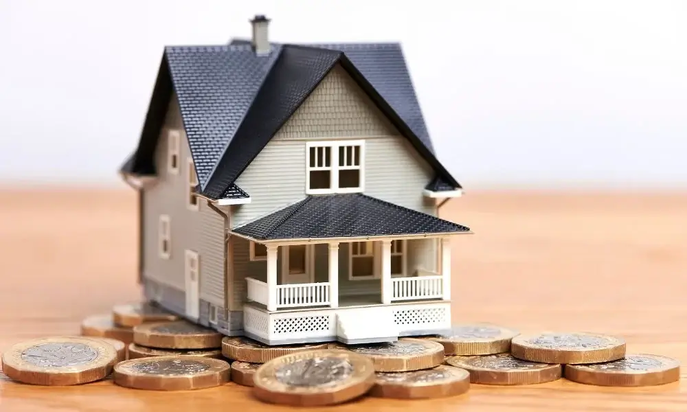 Casa en una mesa