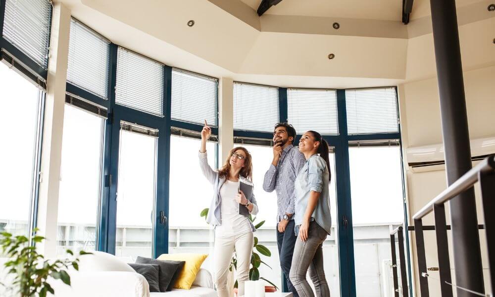 ¿Por qué es importante contar con un asesor inmobiliario al comprar un inmueble?