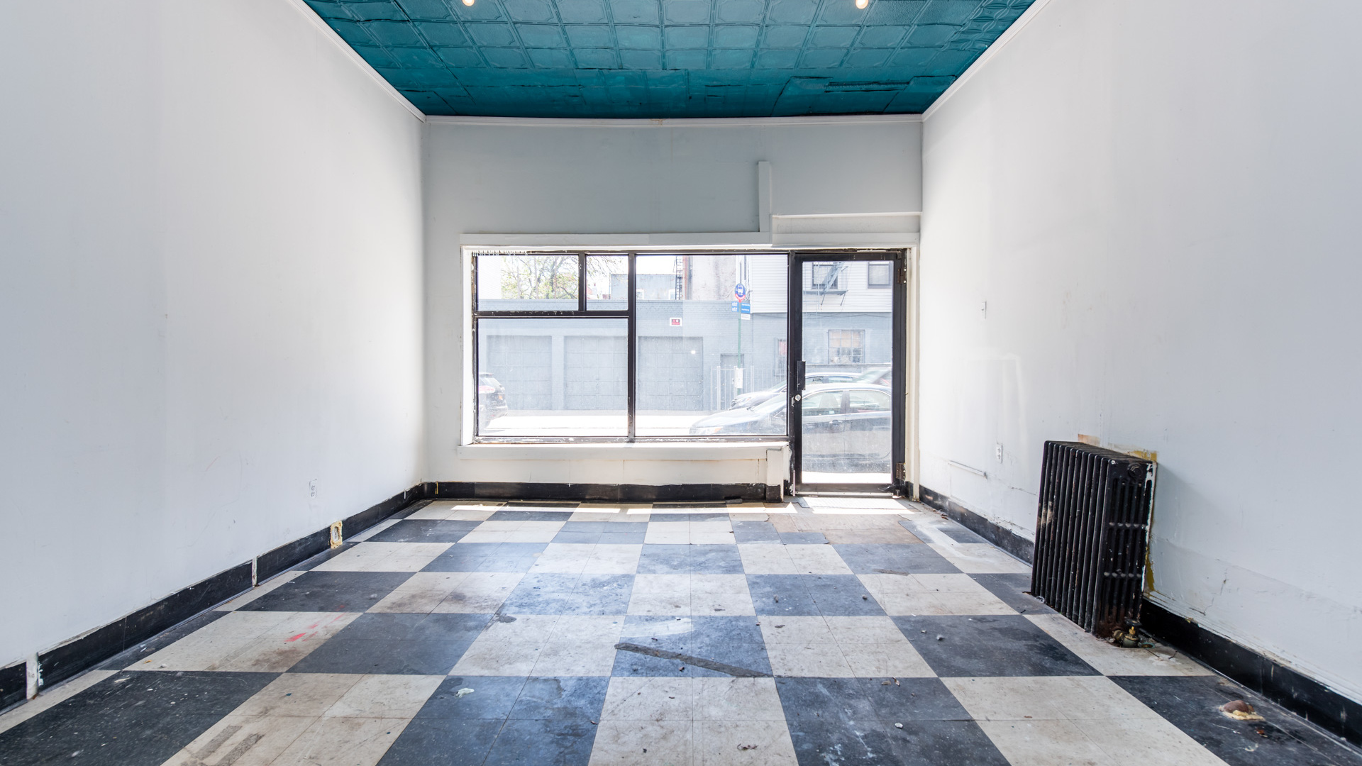 A 2 300 Commercial Property In Greenpoint Brooklyn Nooklyn Apartments Roommates Neighborhoods