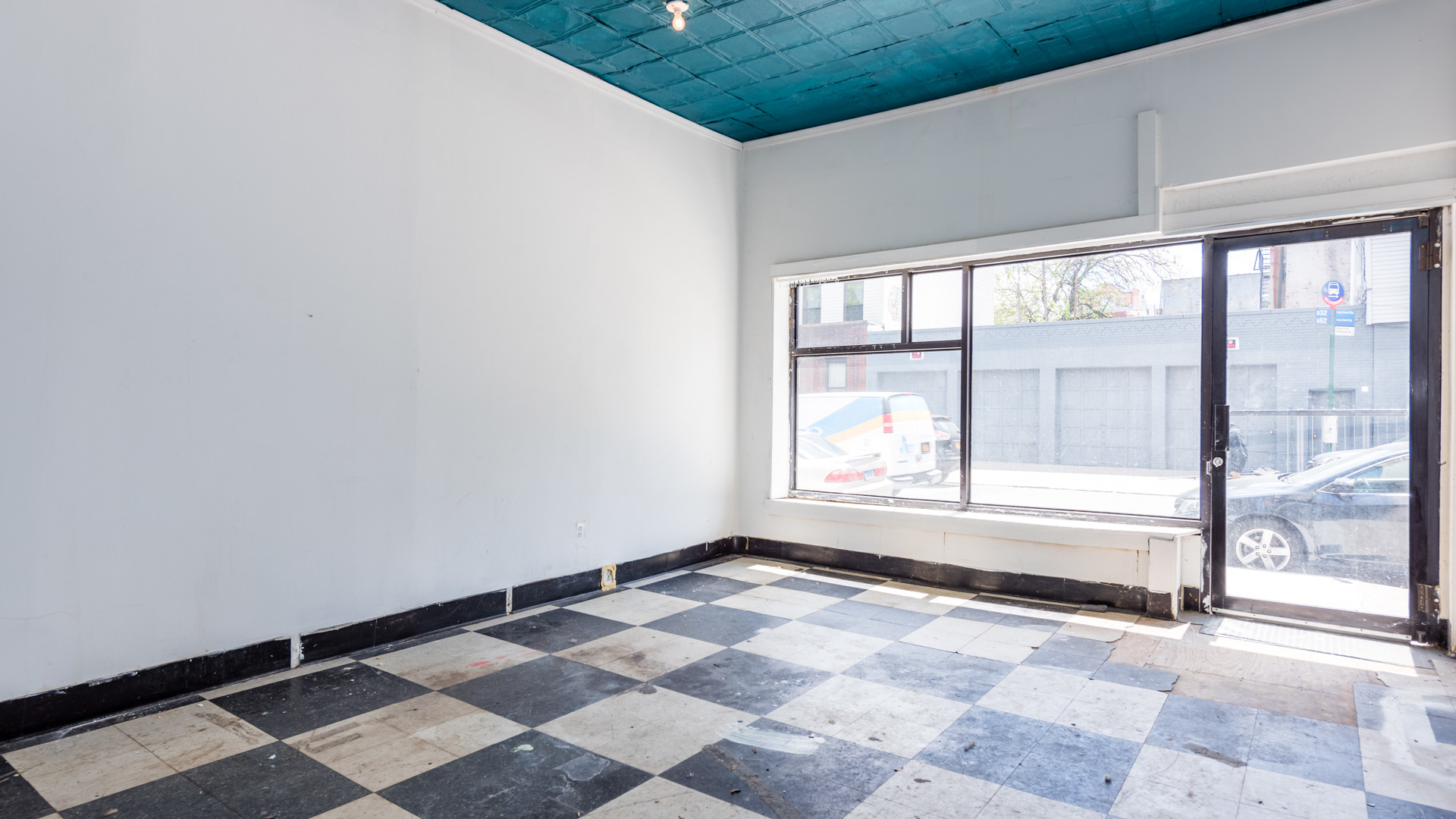 A 2 300 Commercial Property In Greenpoint Brooklyn Nooklyn Apartments Roommates Neighborhoods