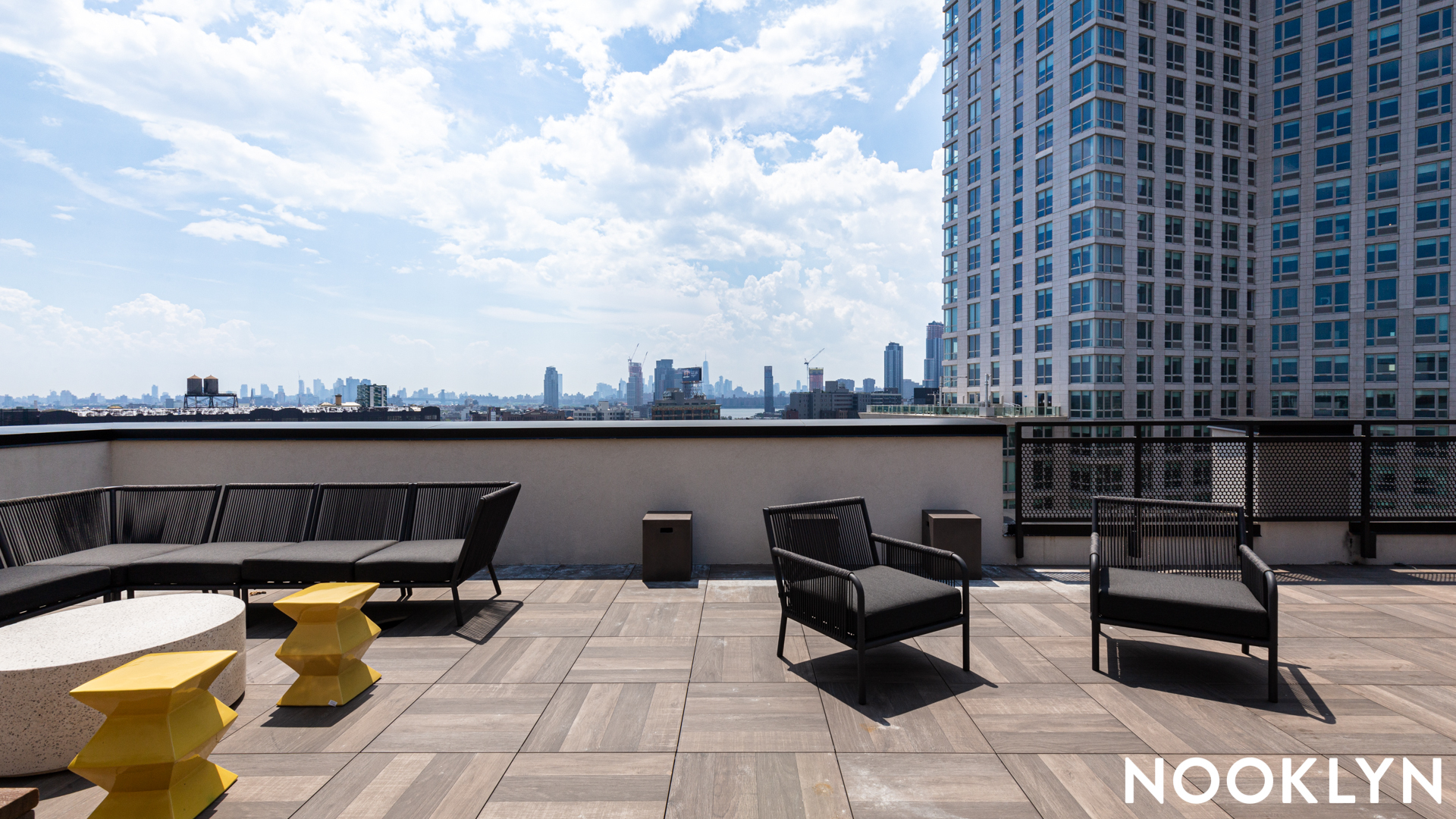 A room at 4557 Davis St, Long Island City, NY 11101, USA Nooklyn