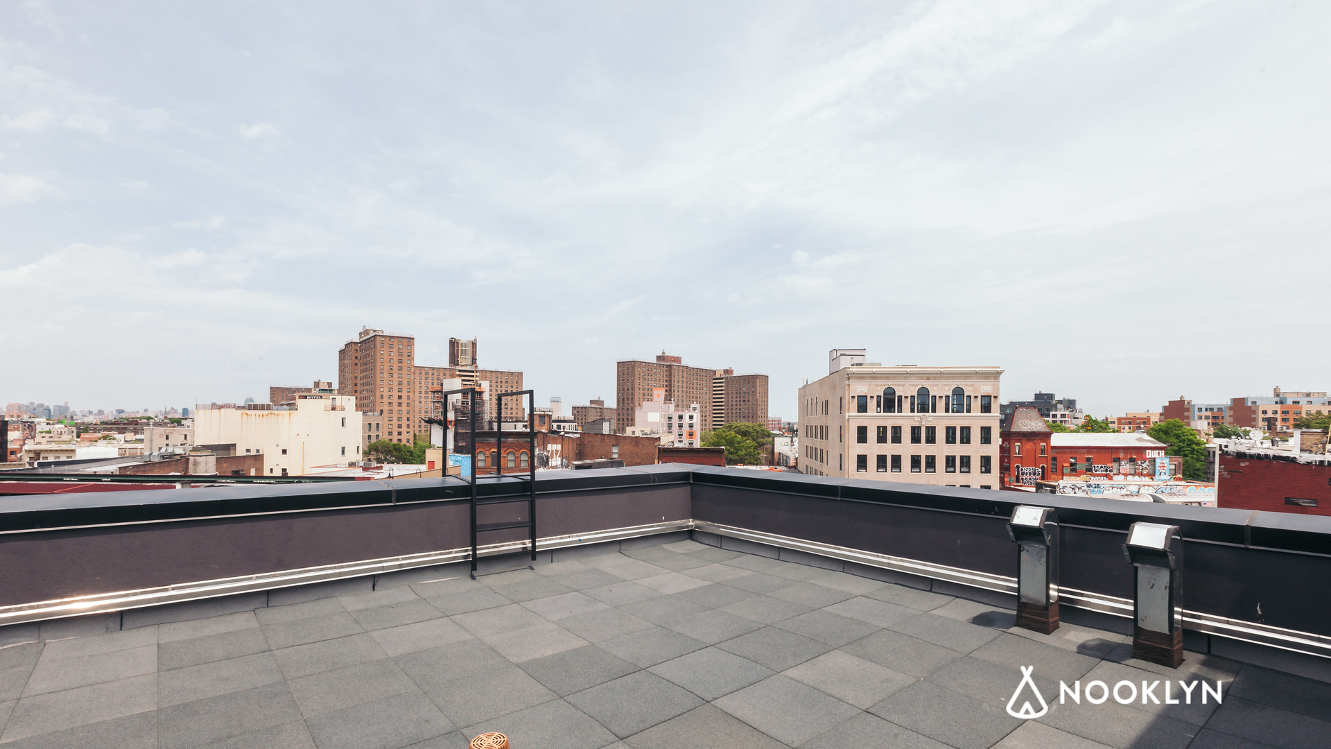 A room at 298 Ellery St, Brooklyn, NY 11206, USA Nooklyn Apartments