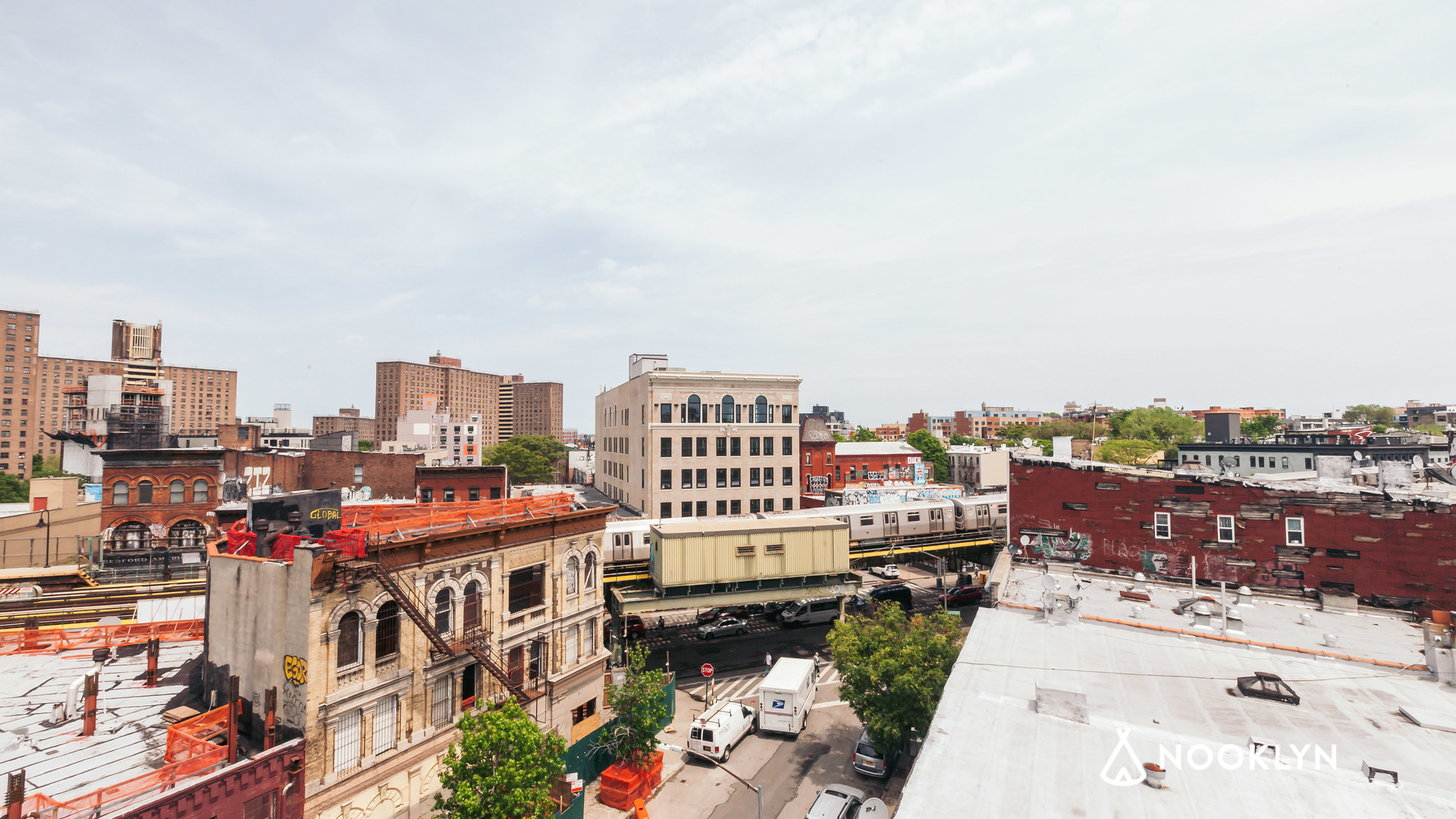 A room at 298 Ellery St, Brooklyn, NY 11206, USA Nooklyn Apartments