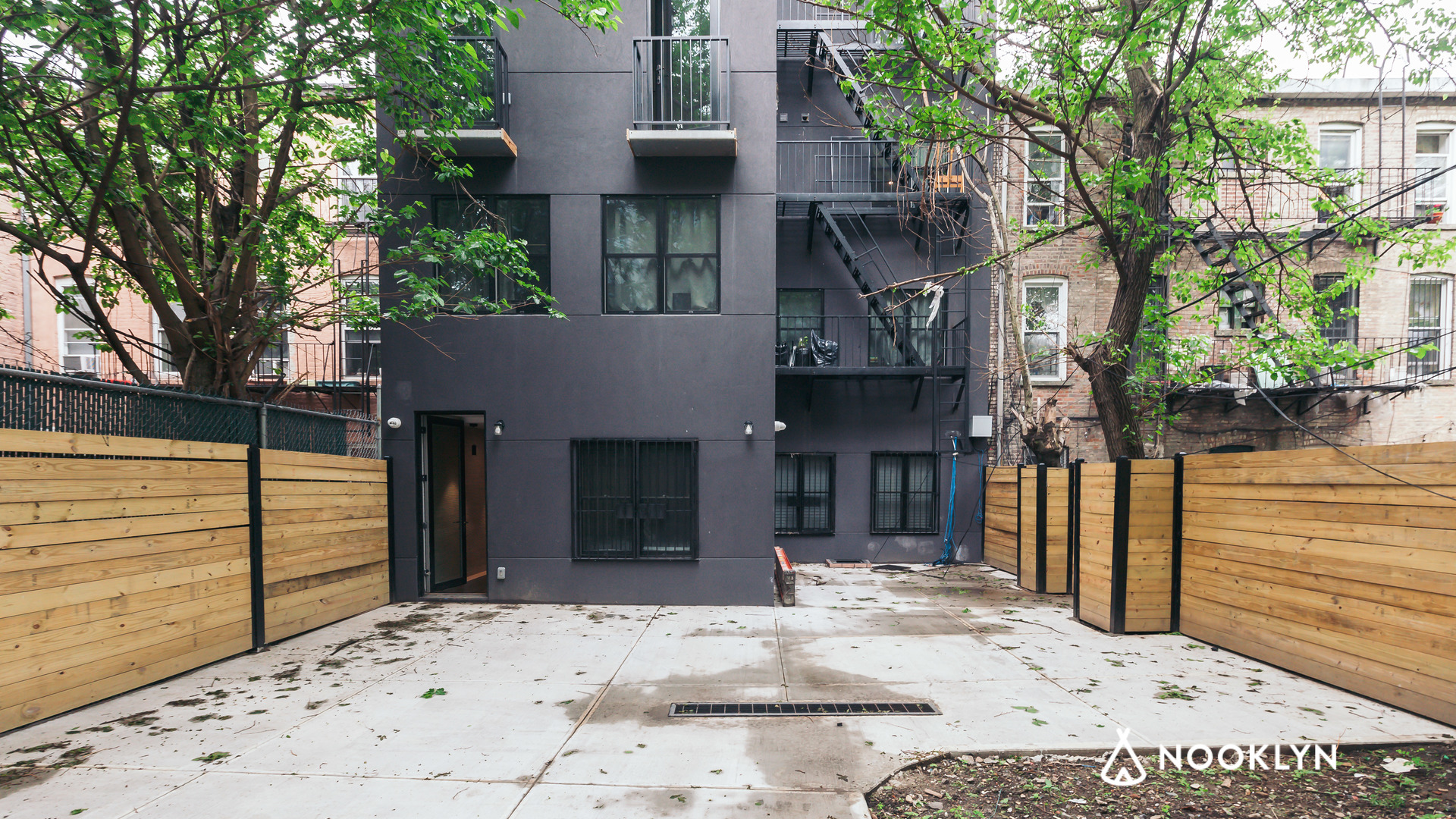 A room at 298 Ellery St, Brooklyn, NY 11206, USA Nooklyn Apartments