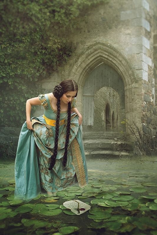Miss Ivy banner image