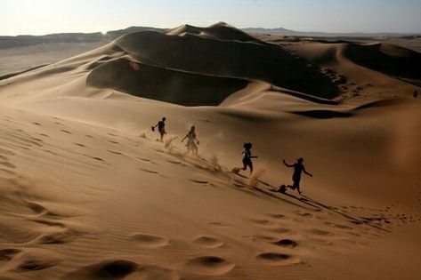 The Almawt Desert  banner image