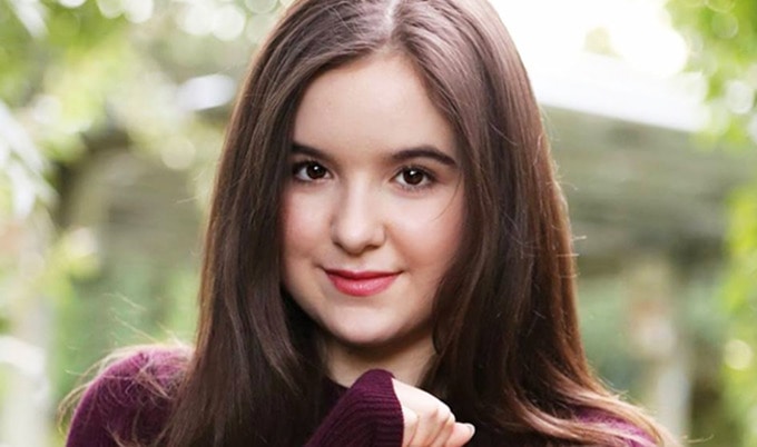 Amber Angioli banner image
