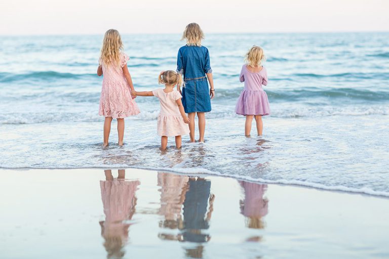 10 Tips for Creating Amazing Family Portraits at the Beach In Focus