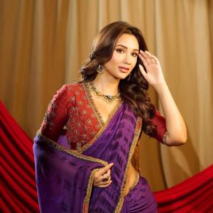 Actress Akanksha Sharma in Elegant Traditional Saree | Stunning Look