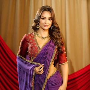 Actress Akanksha Sharma in Elegant Traditional Saree | Stunning Look