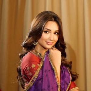 Actress Akanksha Sharma in Elegant Traditional Saree | Stunning Look