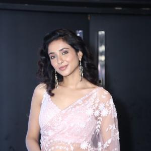 Actress Riya Suman Looks Elegant in Pink Embroidered Saree | Latest Photos