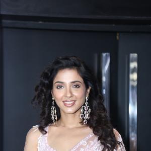 Actress Riya Suman Looks Elegant in Pink Embroidered Saree | Latest Photos