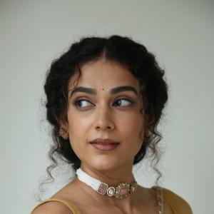 Aakanksha Singh Radiates Elegance in Mustard Yellow Saree | Latest Traditional Look