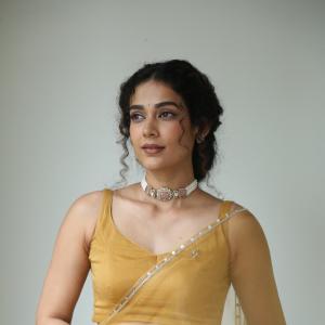 Aakanksha Singh Radiates Elegance in Mustard Yellow Saree | Latest Traditional Look