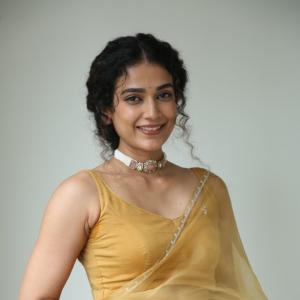 Aakanksha Singh Radiates Elegance in Mustard Yellow Saree | Latest Traditional Look