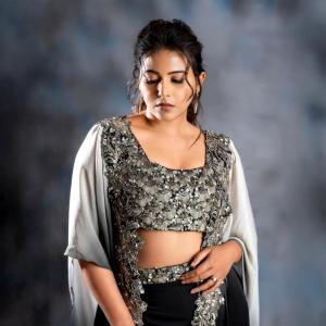 Actress Anjali’s Glamorous Traditional Look Goes Viral – The Latest Photos